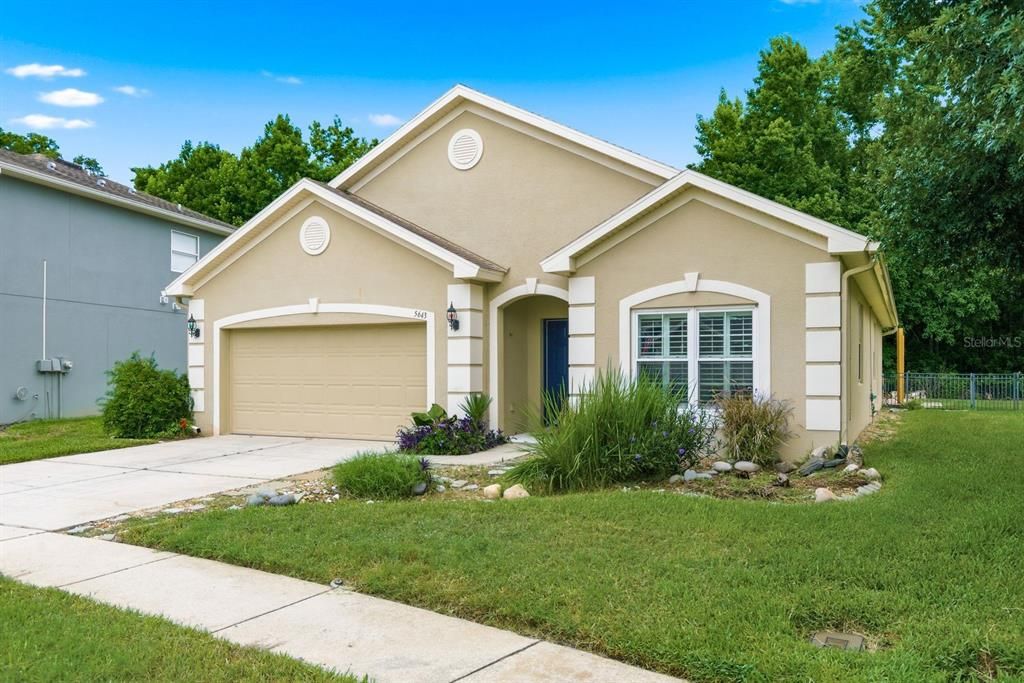 For Sale: $377,000 (4 beds, 2 baths, 1938 Square Feet)