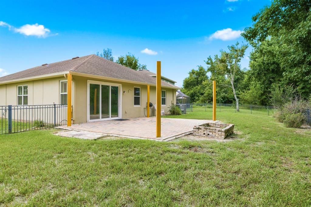 For Sale: $377,000 (4 beds, 2 baths, 1938 Square Feet)