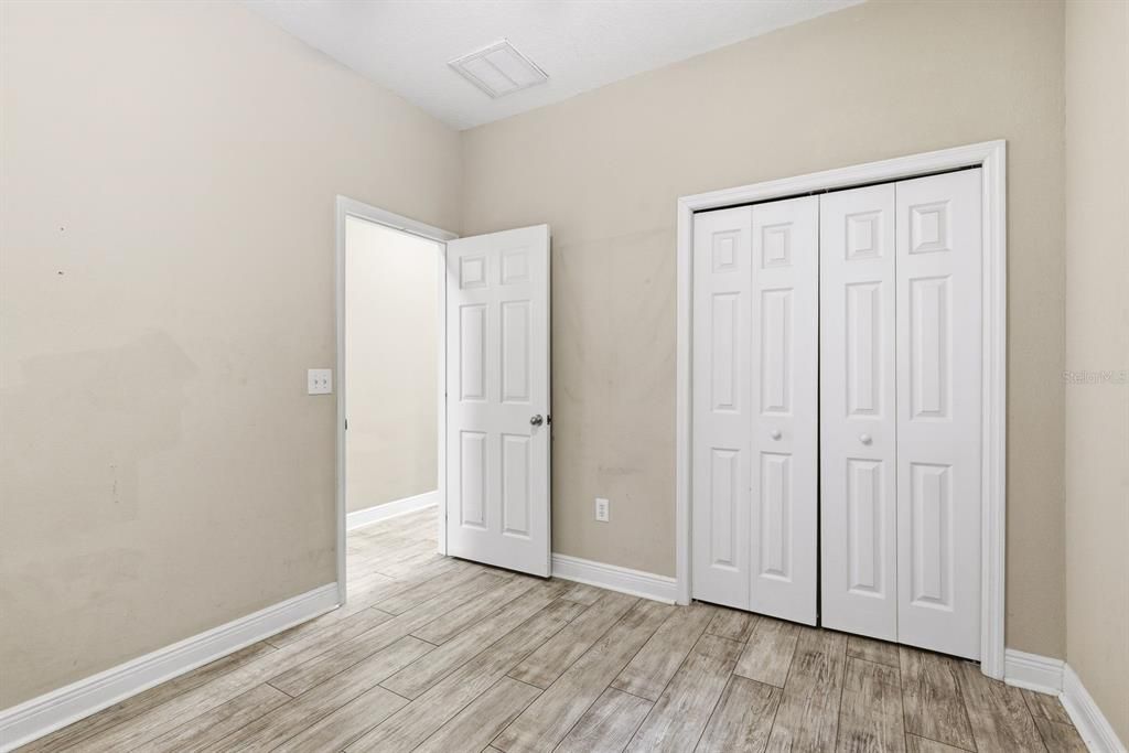 For Sale: $377,000 (4 beds, 2 baths, 1938 Square Feet)