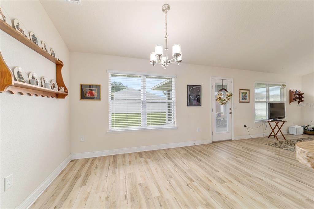 For Sale: $317,000 (4 beds, 2 baths, 1762 Square Feet)