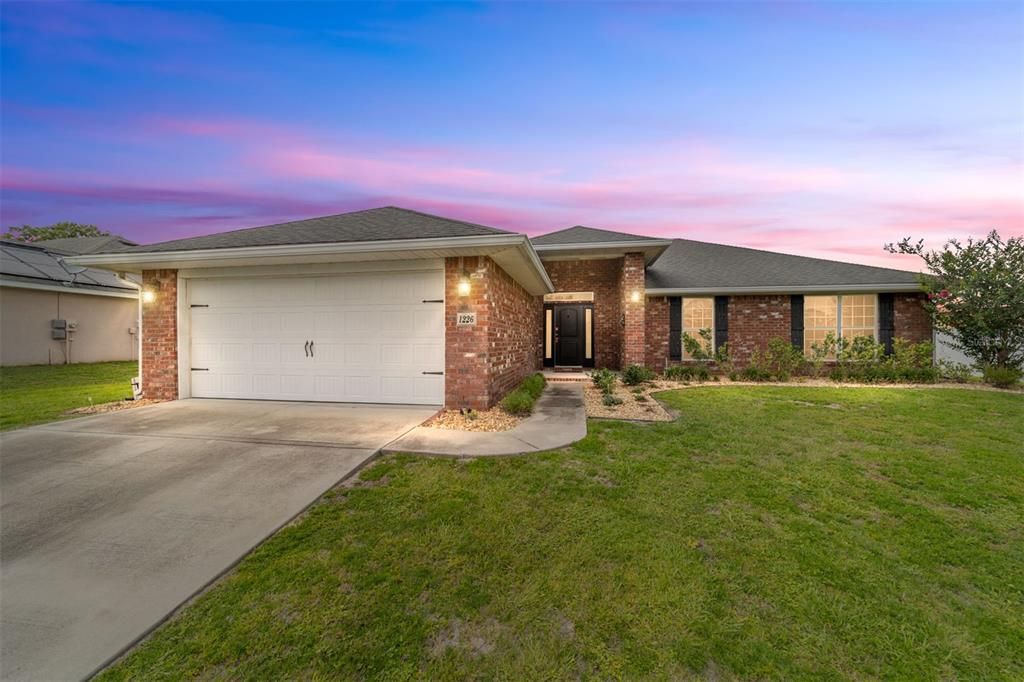 For Sale: $317,000 (4 beds, 2 baths, 1762 Square Feet)