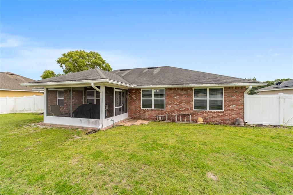 For Sale: $317,000 (4 beds, 2 baths, 1762 Square Feet)