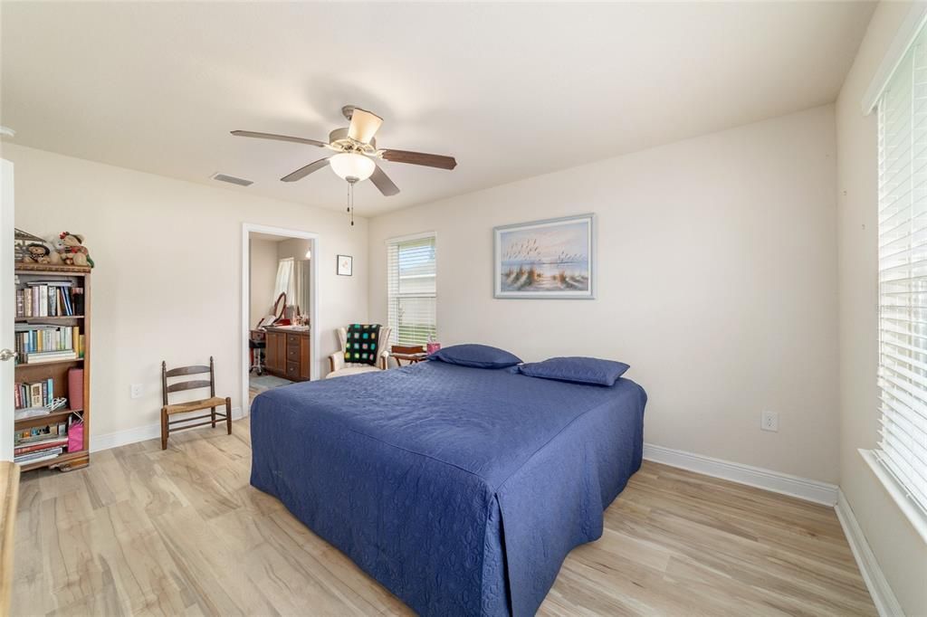 For Sale: $317,000 (4 beds, 2 baths, 1762 Square Feet)