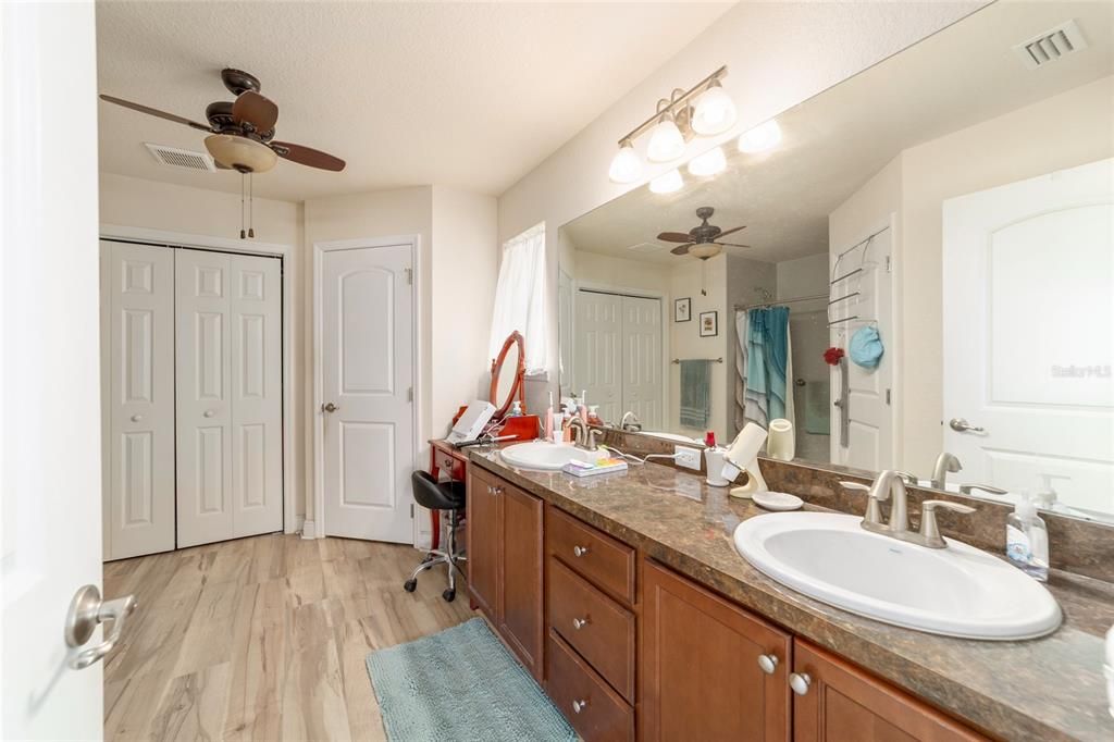 For Sale: $317,000 (4 beds, 2 baths, 1762 Square Feet)