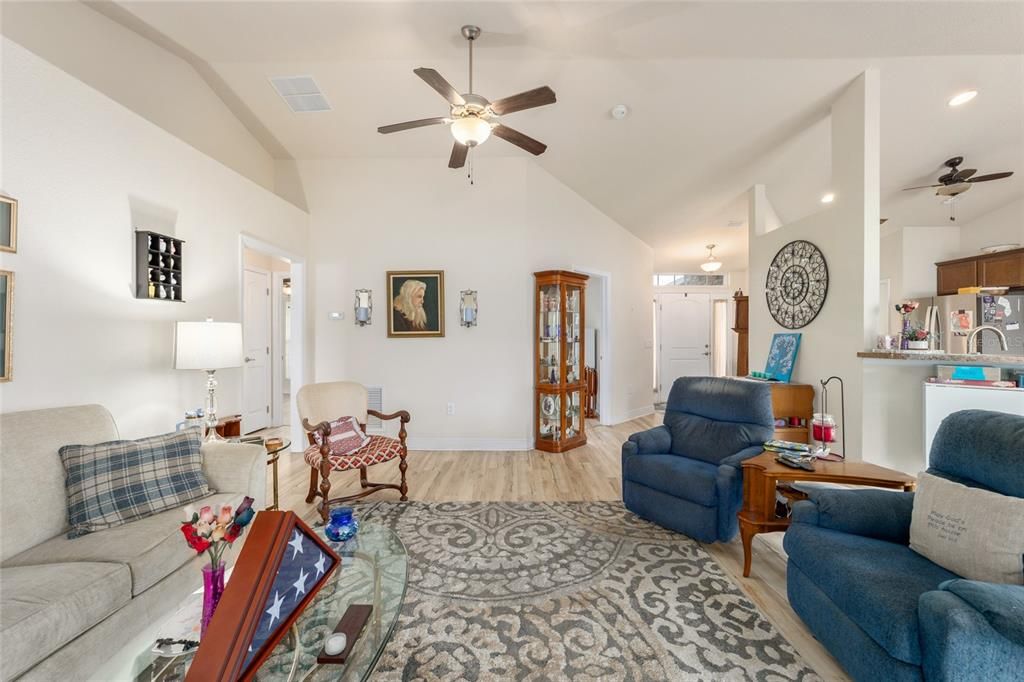 For Sale: $317,000 (4 beds, 2 baths, 1762 Square Feet)