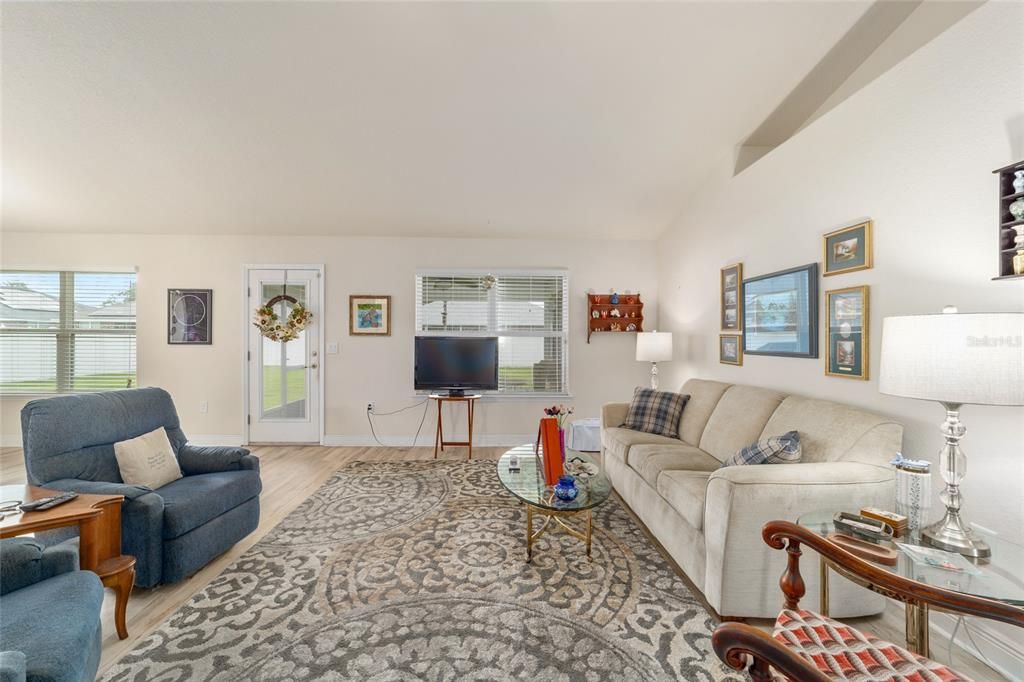For Sale: $317,000 (4 beds, 2 baths, 1762 Square Feet)