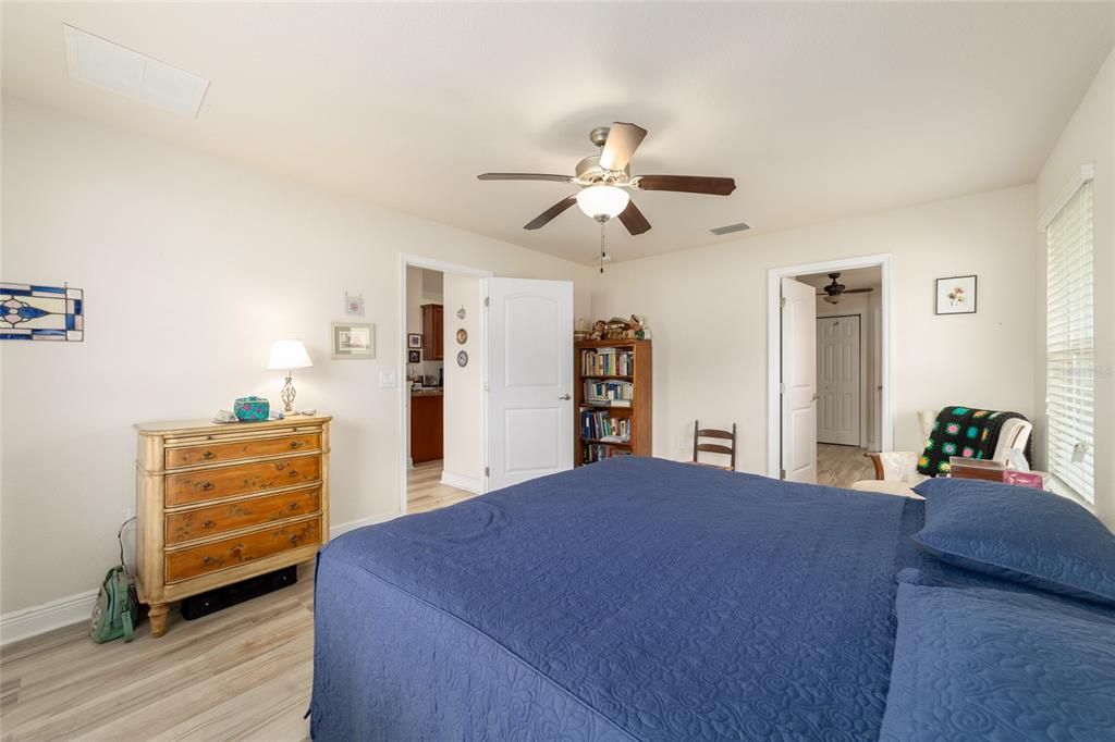 For Sale: $317,000 (4 beds, 2 baths, 1762 Square Feet)