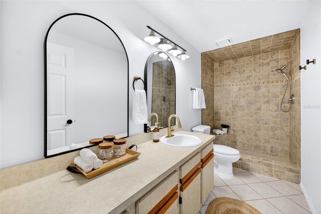 For Sale: $350,000 (3 beds, 2 baths, 1338 Square Feet)