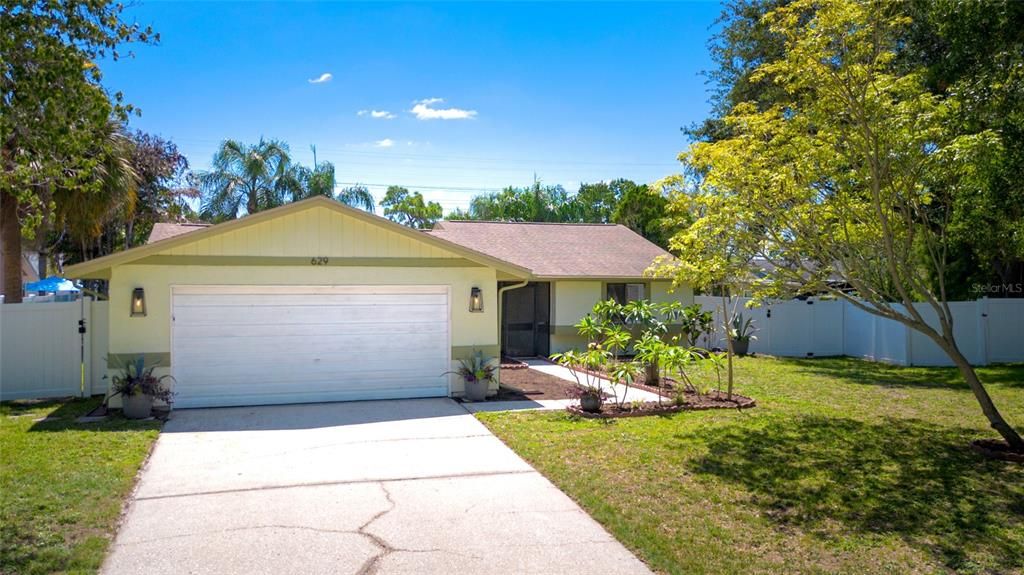 For Sale: $350,000 (3 beds, 2 baths, 1338 Square Feet)