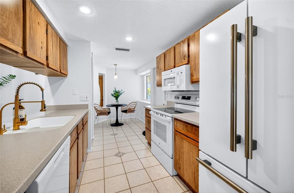 For Sale: $350,000 (3 beds, 2 baths, 1338 Square Feet)
