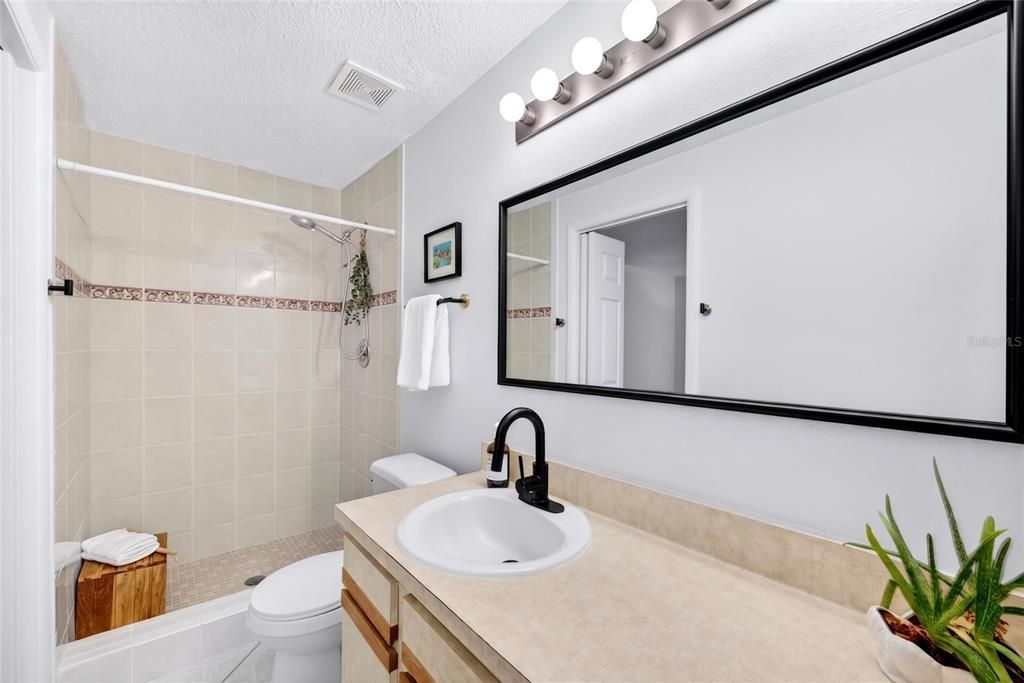 For Sale: $350,000 (3 beds, 2 baths, 1338 Square Feet)