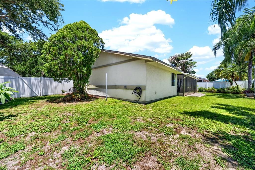 For Sale: $350,000 (3 beds, 2 baths, 1338 Square Feet)