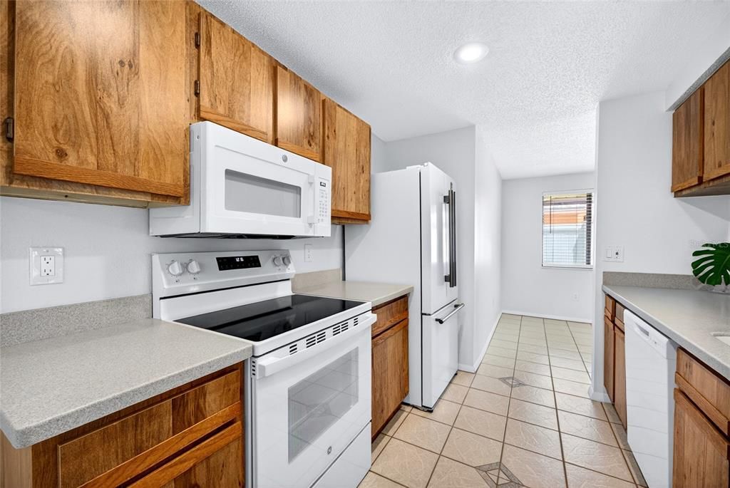 For Sale: $350,000 (3 beds, 2 baths, 1338 Square Feet)