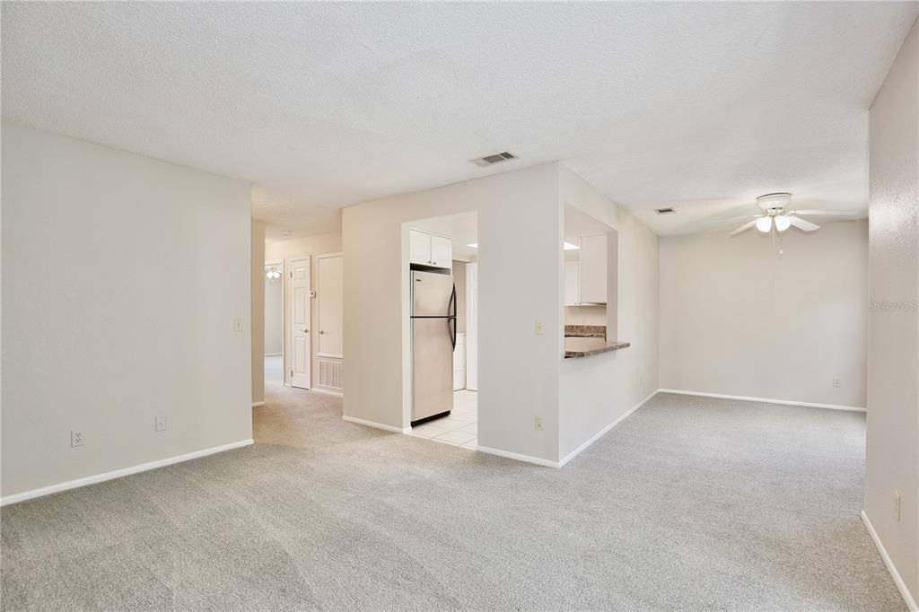 В аренду: $1,375 (2 спален, 2 ванн, 905 Квадратных фут)