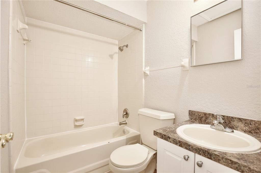 В аренду: $1,375 (2 спален, 2 ванн, 905 Квадратных фут)