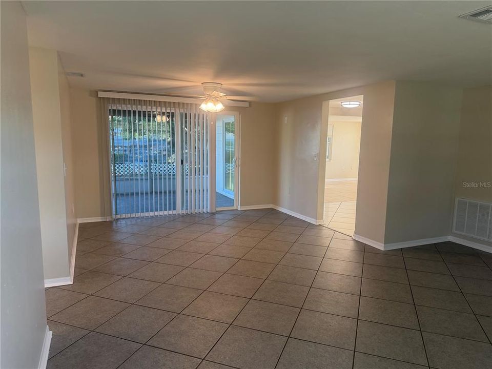For Sale: $319,000 (3 beds, 1 baths, 1595 Square Feet)