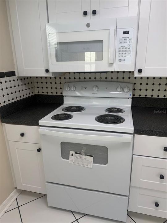 For Sale: $319,000 (3 beds, 1 baths, 1595 Square Feet)