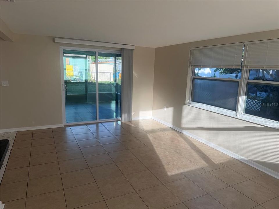 For Sale: $319,000 (3 beds, 1 baths, 1595 Square Feet)