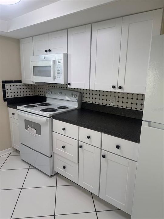 For Sale: $319,000 (3 beds, 1 baths, 1595 Square Feet)