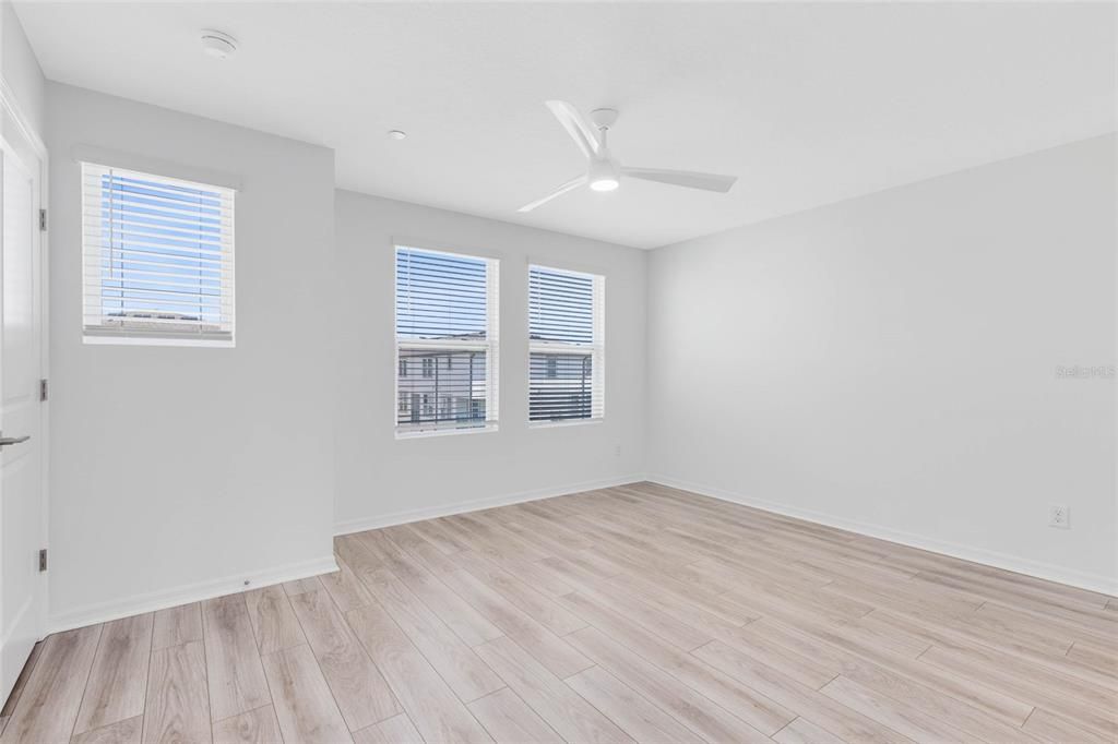 En Renta: $3,500 (3 camas, 3 baños, 2016 Pies cuadrados)
