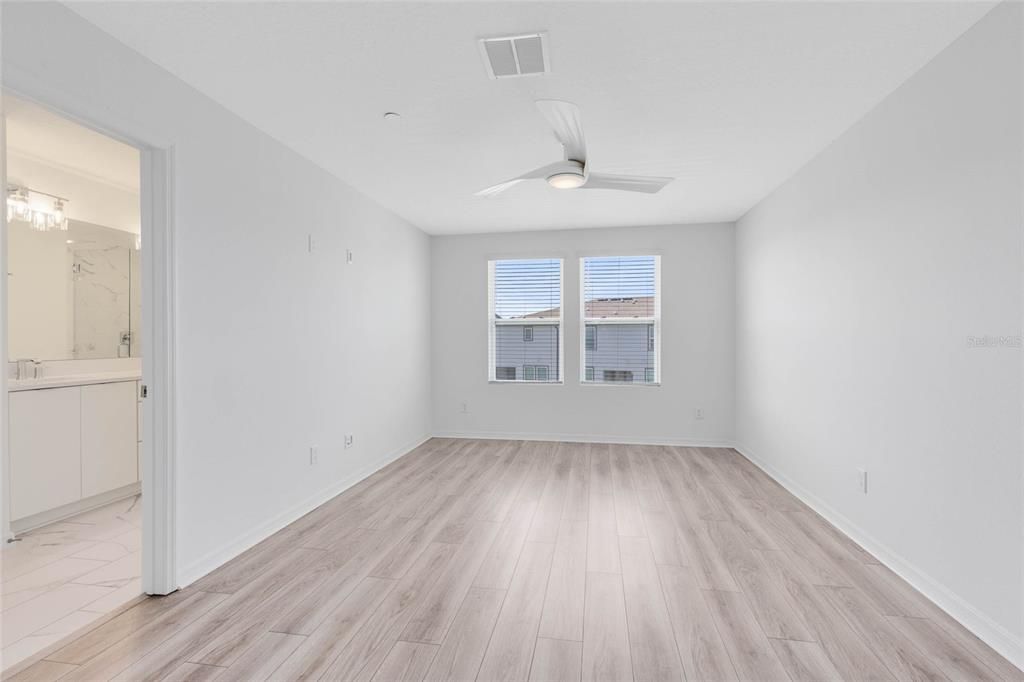 En Renta: $3,500 (3 camas, 3 baños, 2016 Pies cuadrados)