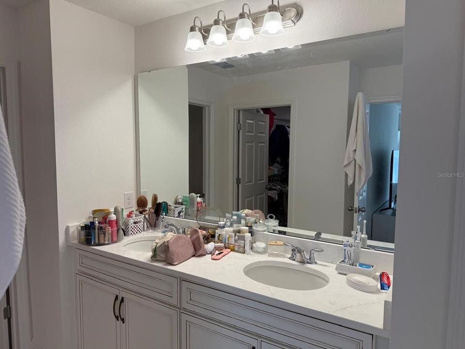 For Rent: $4,000 (5 beds, 3 baths, 3286 Square Feet)