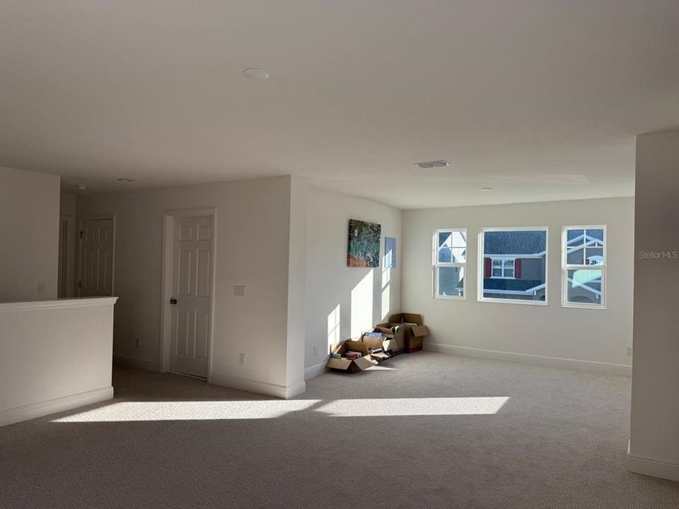 For Rent: $4,000 (5 beds, 3 baths, 3286 Square Feet)