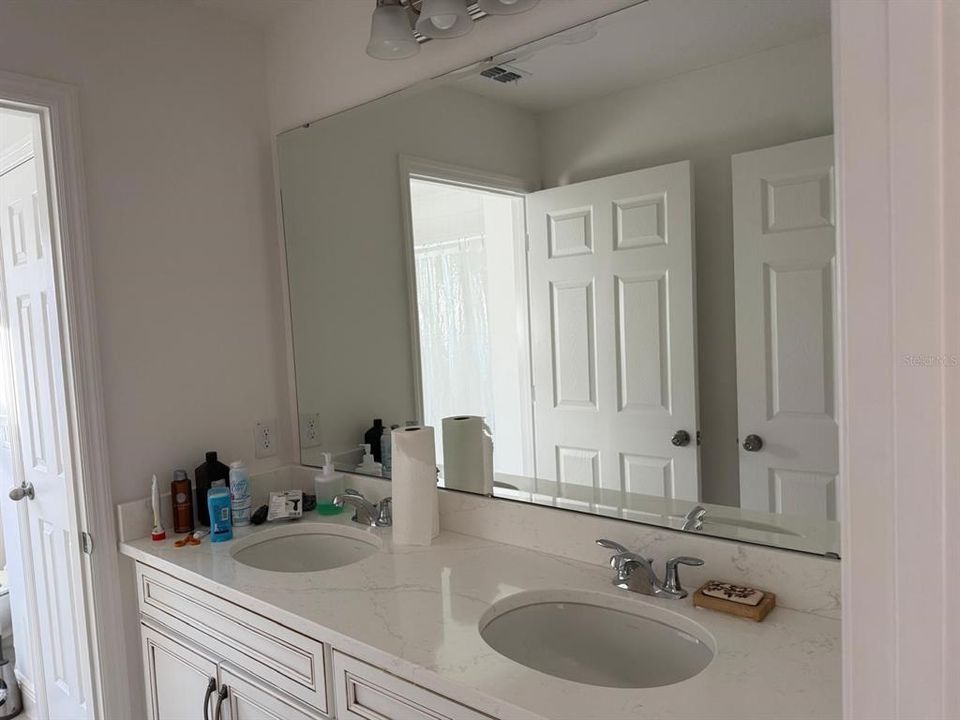 For Rent: $4,000 (5 beds, 3 baths, 3286 Square Feet)