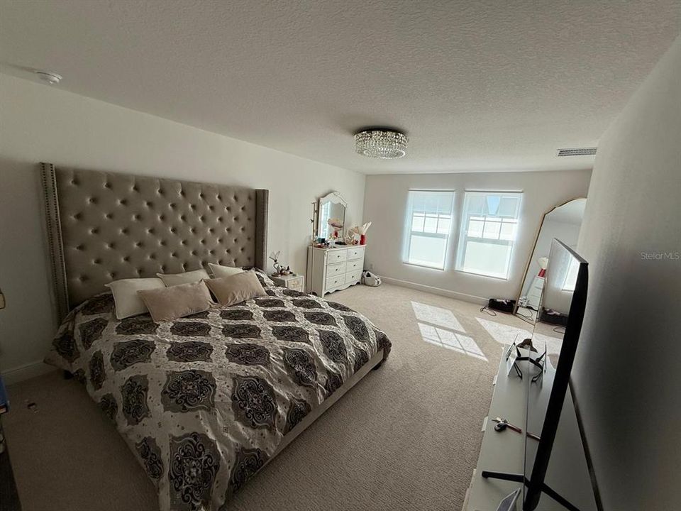 For Rent: $4,000 (5 beds, 3 baths, 3286 Square Feet)