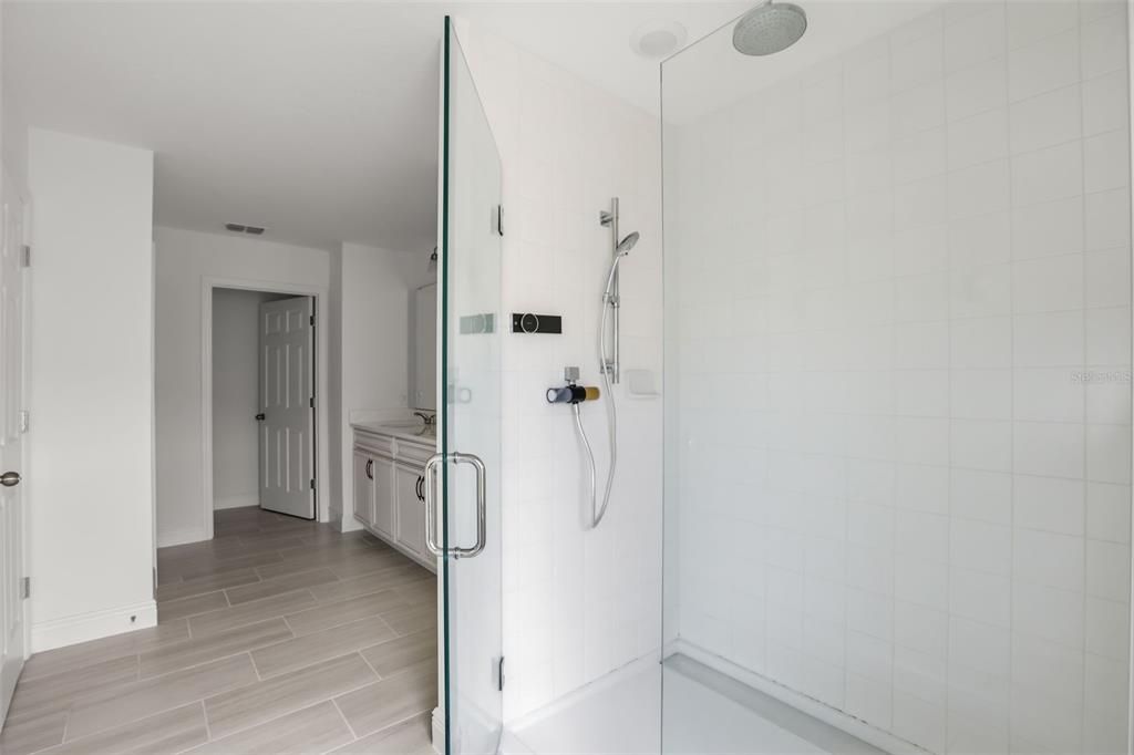 В аренду: $4,000 (5 спален, 3 ванн, 3286 Квадратных фут)
