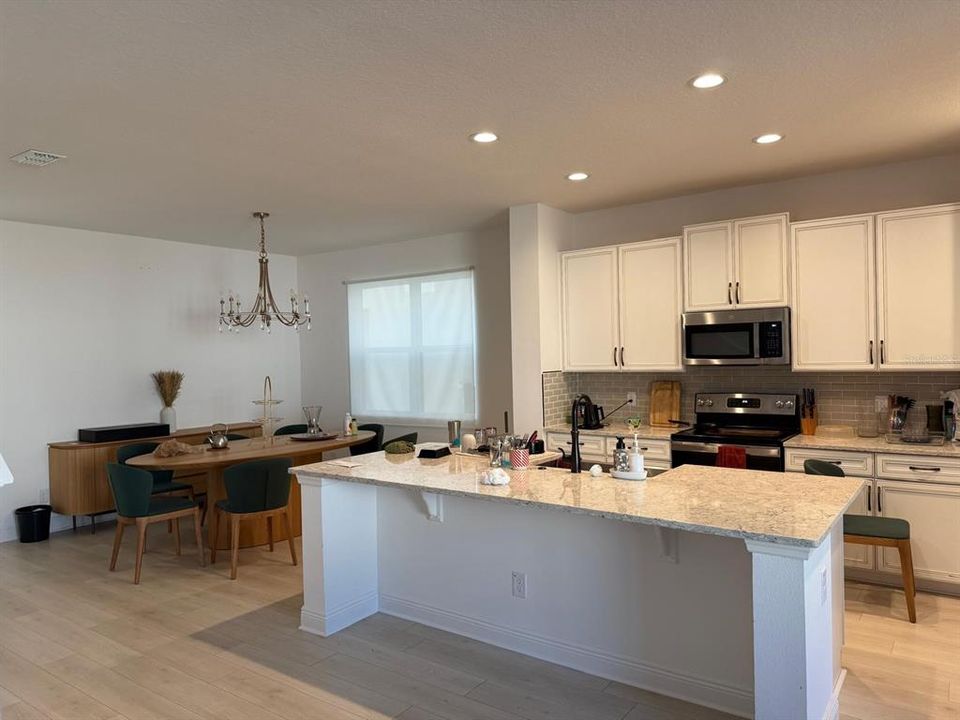 For Rent: $4,000 (5 beds, 3 baths, 3286 Square Feet)