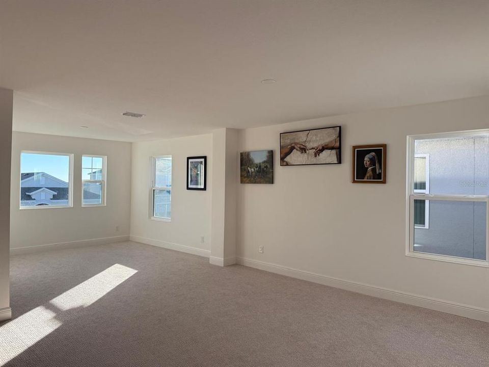 For Rent: $4,000 (5 beds, 3 baths, 3286 Square Feet)