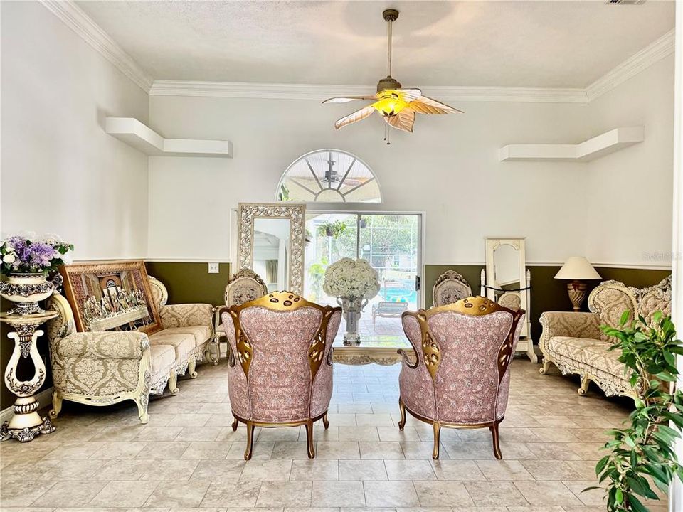 En Venta: $565,000 (3 camas, 3 baños, 2744 Pies cuadrados)