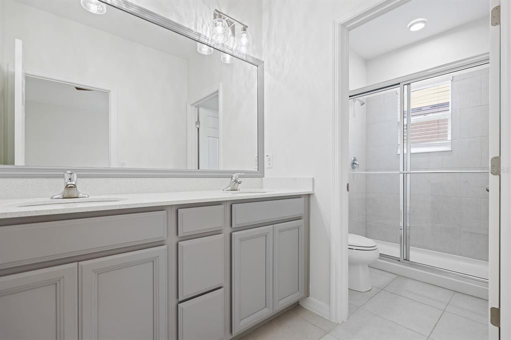 В аренду: $2,600 (3 спален, 2 ванн, 1702 Квадратных фут)