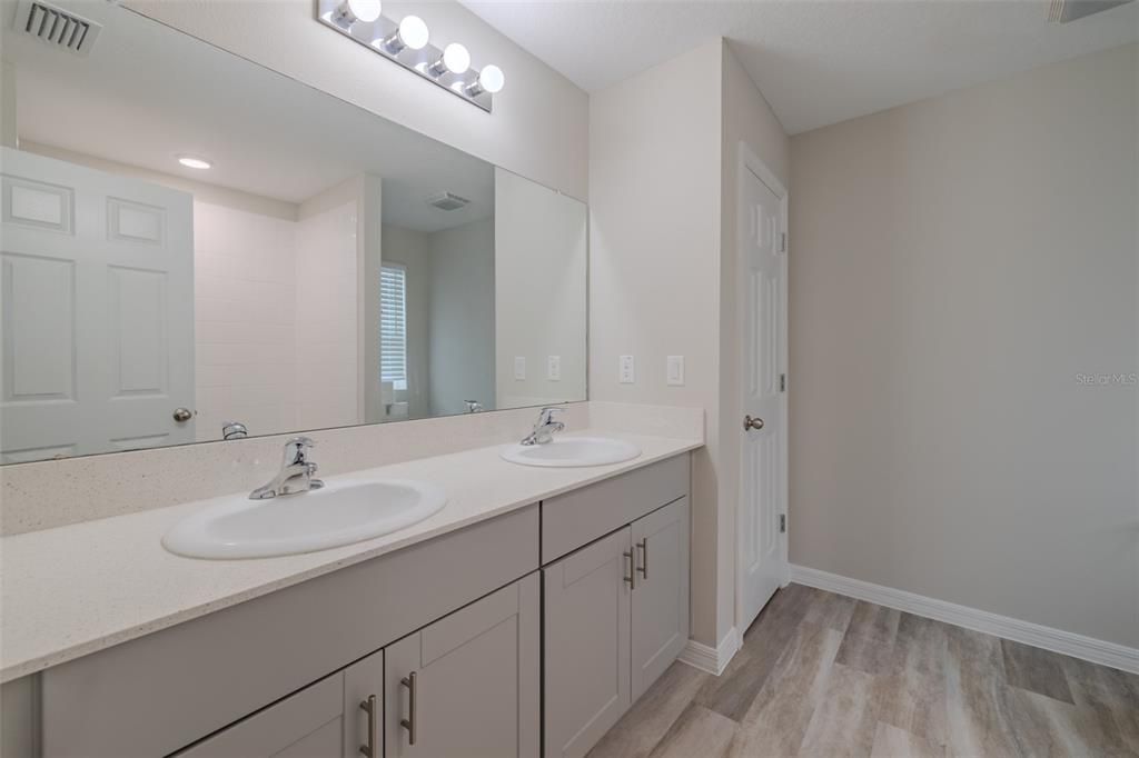 For Sale: $385,000 (4 beds, 2 baths, 2073 Square Feet)