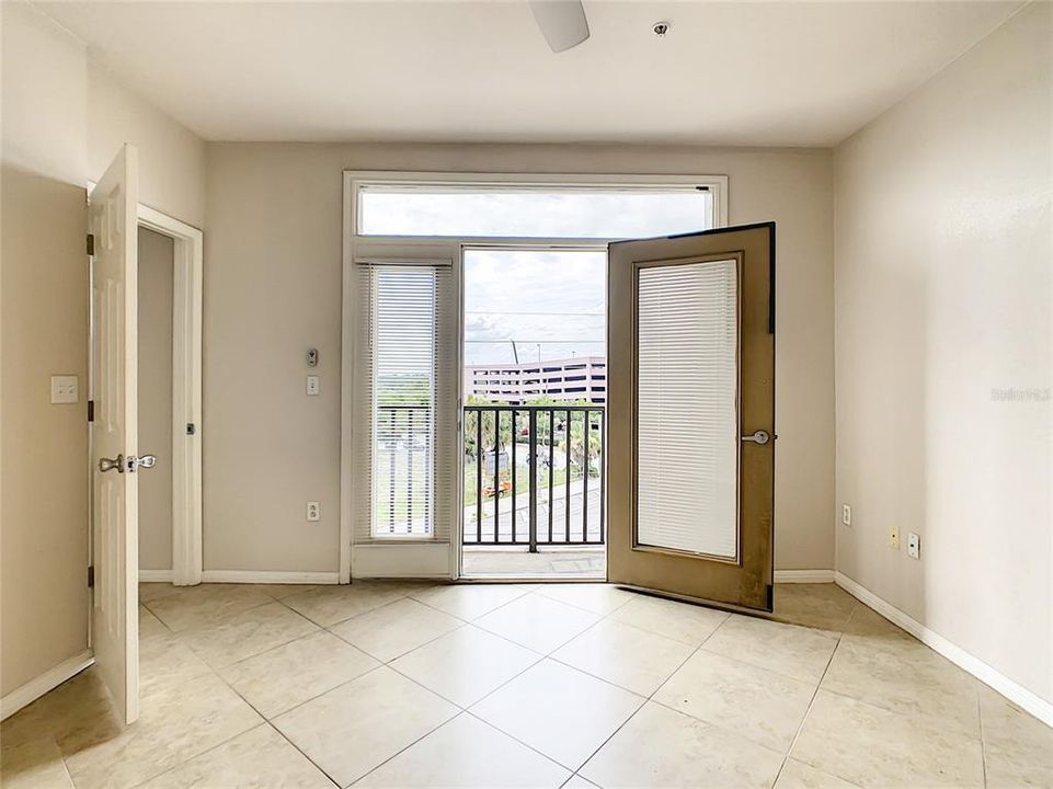В аренду: $1,800 (2 спален, 2 ванн, 1029 Квадратных фут)