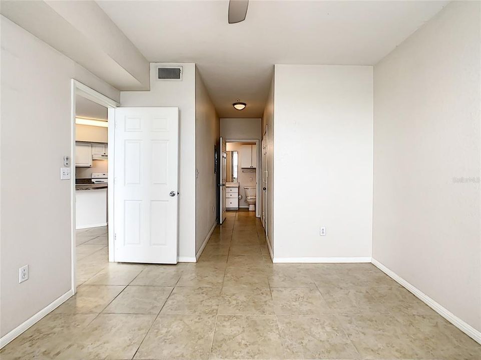 В аренду: $1,800 (2 спален, 2 ванн, 1029 Квадратных фут)