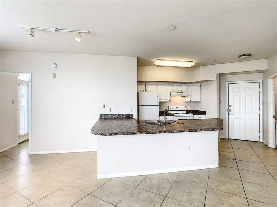 В аренду: $1,800 (2 спален, 2 ванн, 1029 Квадратных фут)
