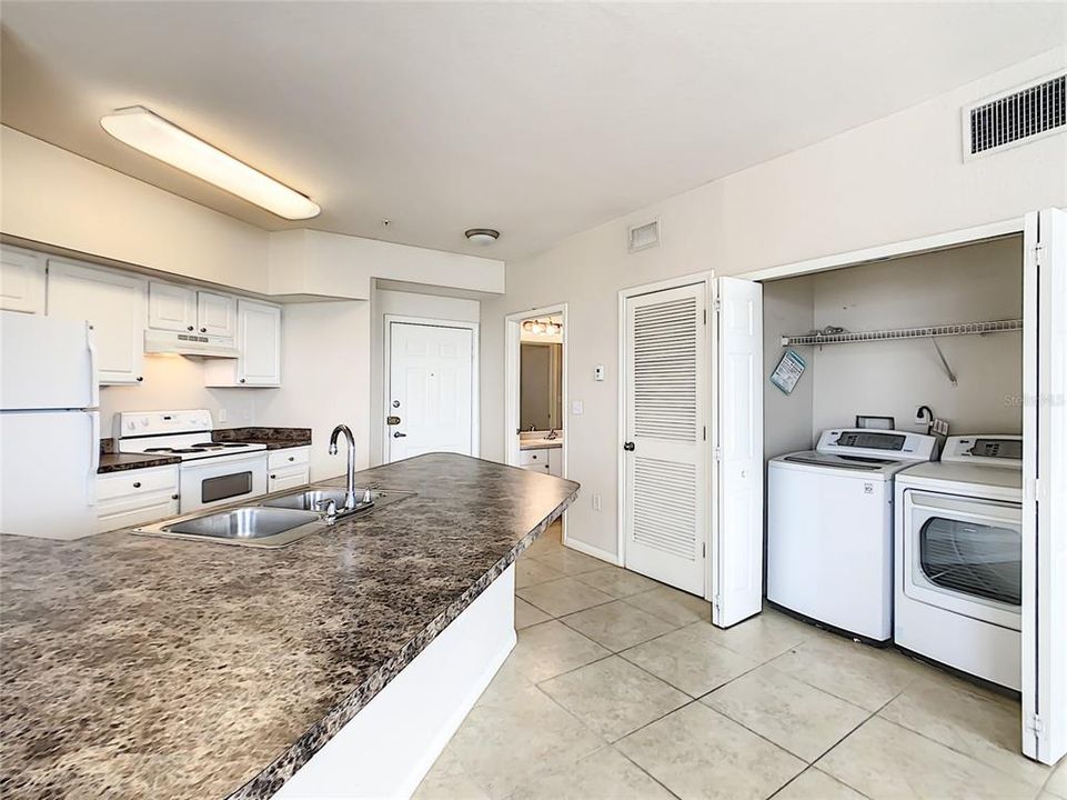 В аренду: $1,800 (2 спален, 2 ванн, 1029 Квадратных фут)