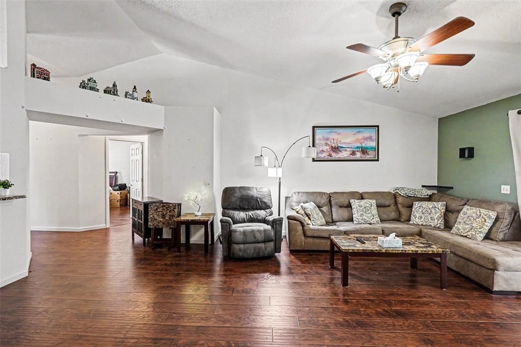 For Sale: $280,000 (3 beds, 2 baths, 1535 Square Feet)