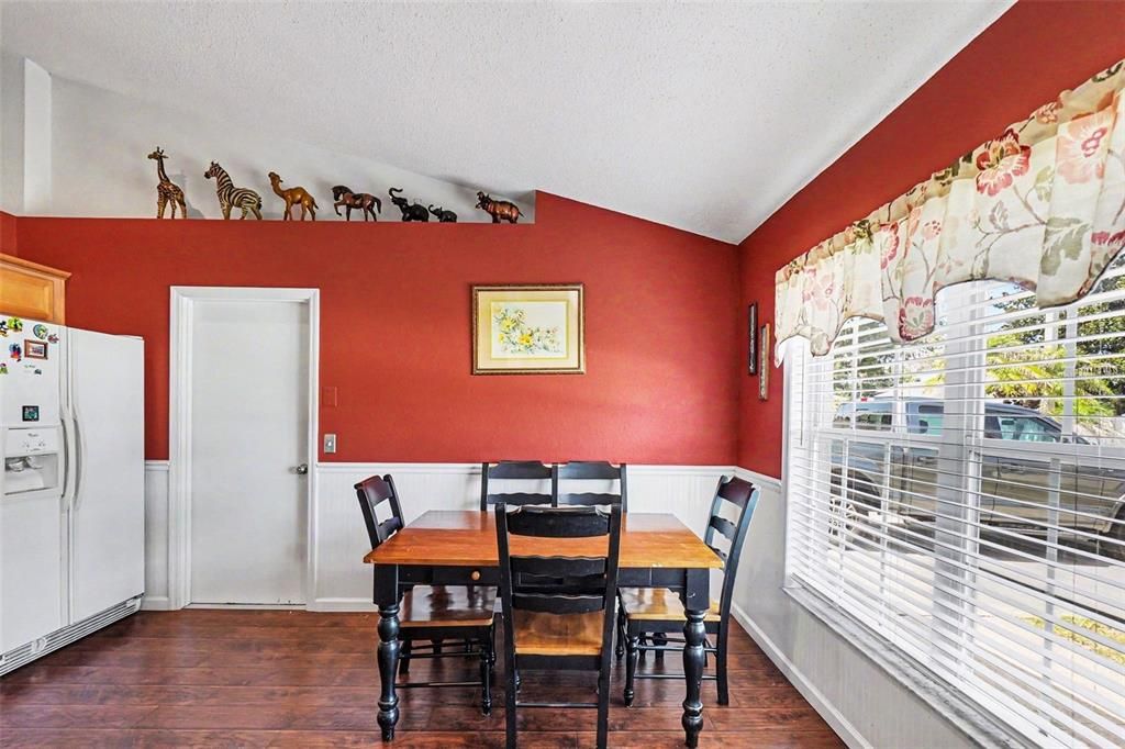 For Sale: $280,000 (3 beds, 2 baths, 1535 Square Feet)