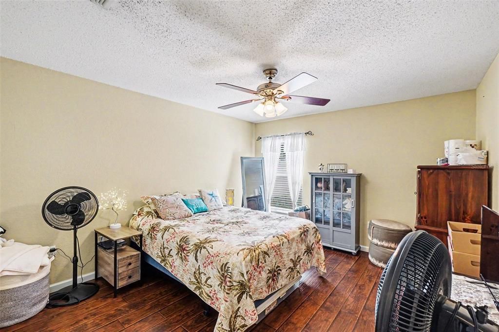 For Sale: $280,000 (3 beds, 2 baths, 1535 Square Feet)