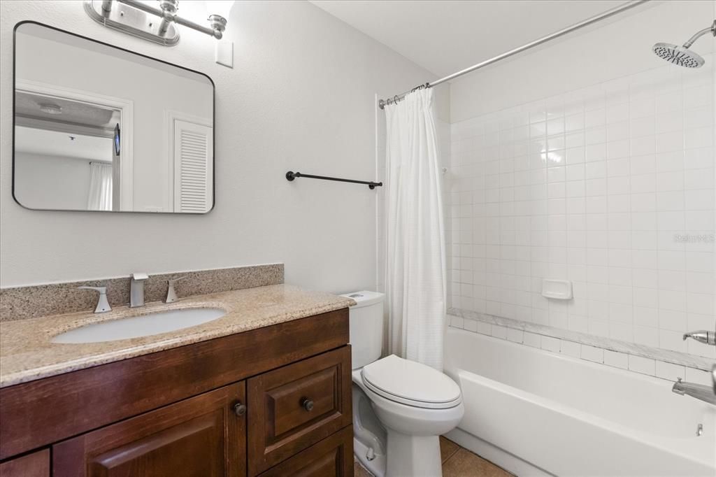 For Rent: $2,800 (2 beds, 2 baths, 966 Square Feet)