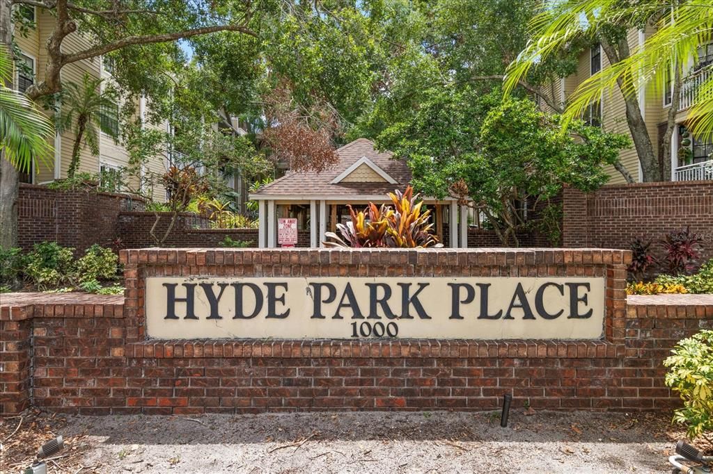 For Rent: $2,800 (2 beds, 2 baths, 966 Square Feet)