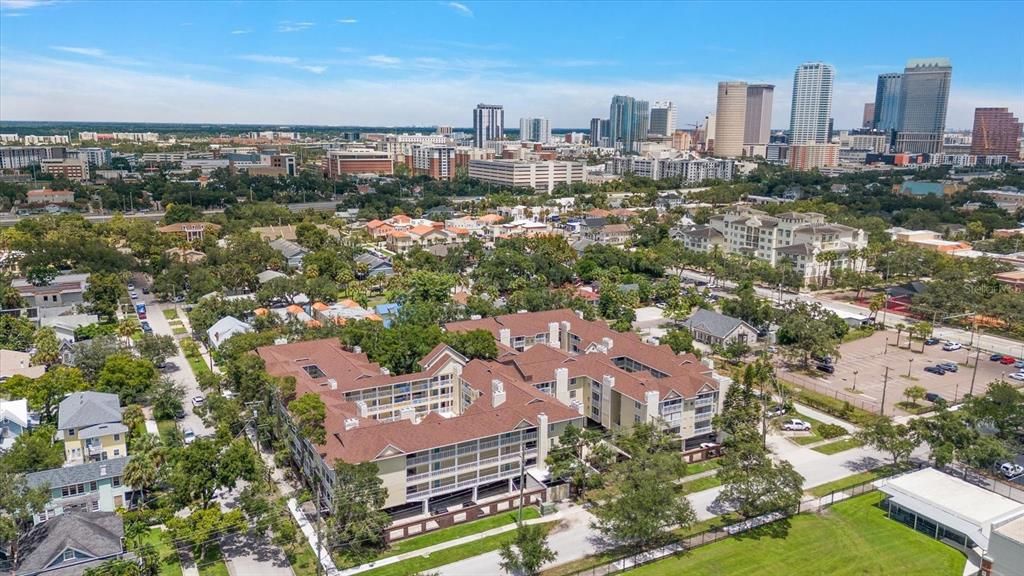 For Rent: $2,800 (2 beds, 2 baths, 966 Square Feet)