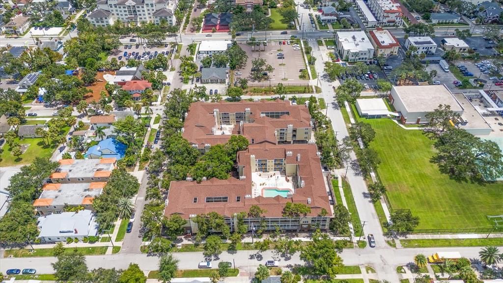 For Rent: $2,800 (2 beds, 2 baths, 966 Square Feet)