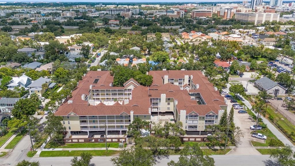 For Rent: $2,800 (2 beds, 2 baths, 966 Square Feet)