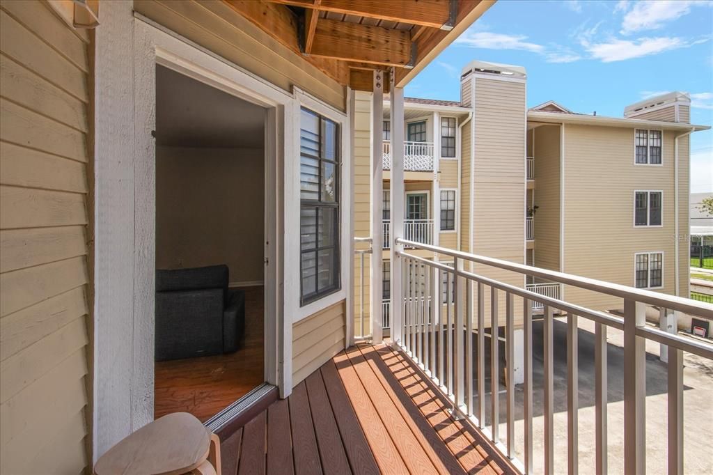 For Rent: $2,800 (2 beds, 2 baths, 966 Square Feet)
