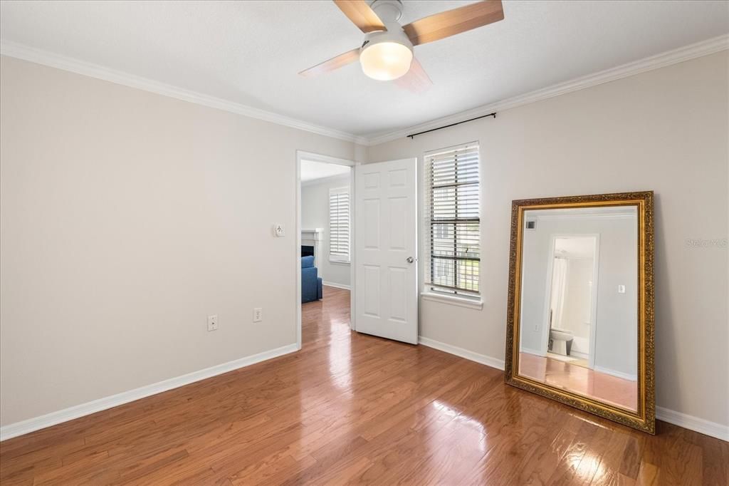 For Rent: $2,800 (2 beds, 2 baths, 966 Square Feet)