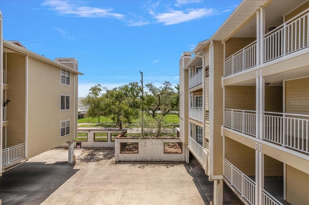 For Rent: $2,800 (2 beds, 2 baths, 966 Square Feet)